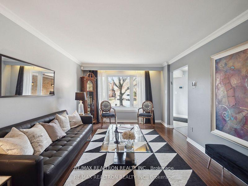 Photo 7 of 53 Peter Andrew Crescent, Vaughan, Brownridge — HOMEH