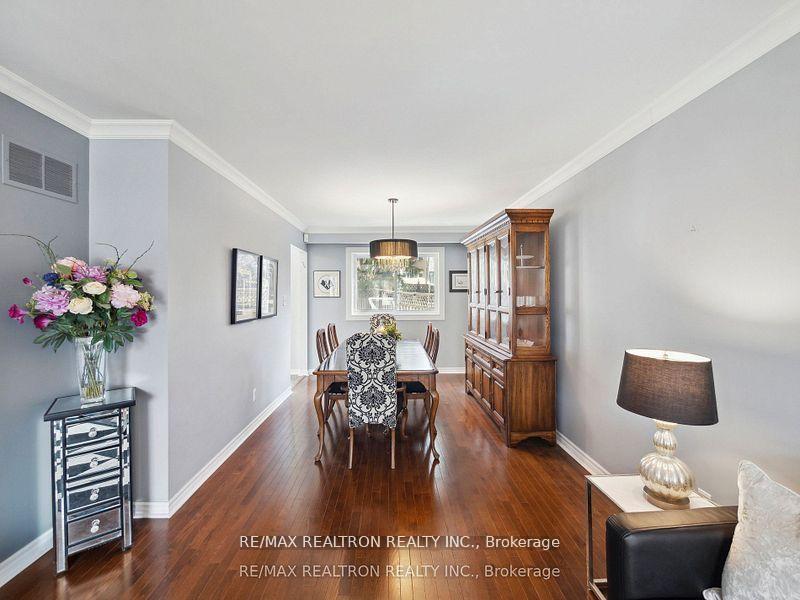 Photo 10 of 53 Peter Andrew Crescent, Vaughan, Brownridge — HOMEH