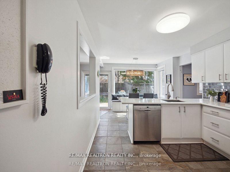 Photo 13 of 53 Peter Andrew Crescent, Vaughan, Brownridge — HOMEH