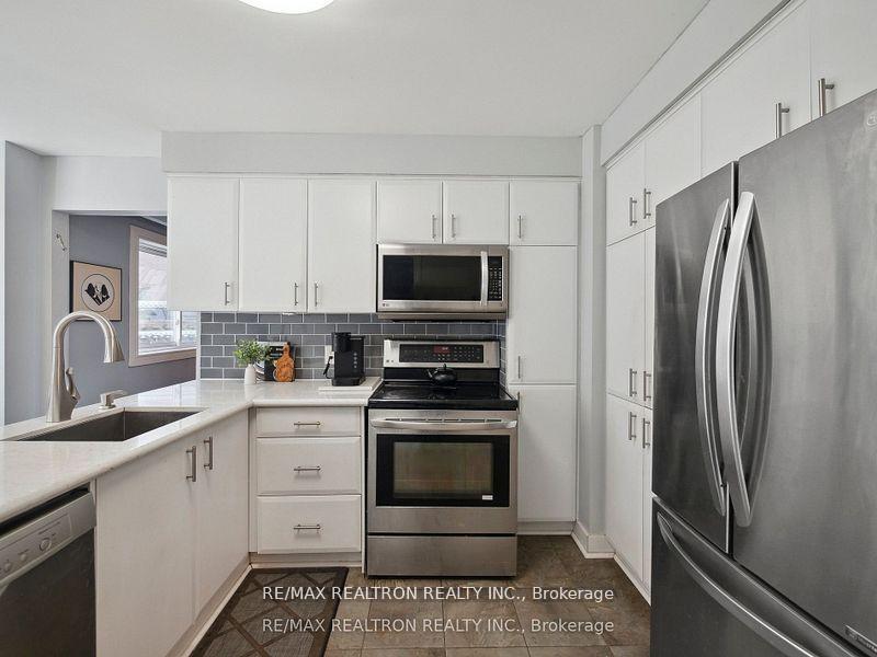Photo 16 of 53 Peter Andrew Crescent, Vaughan, Brownridge — HOMEH