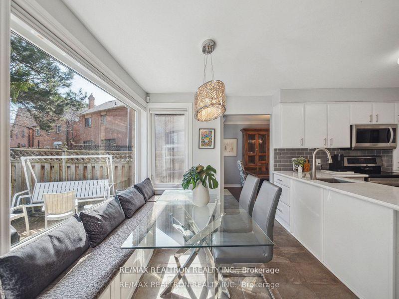 Photo 19 of 53 Peter Andrew Crescent, Vaughan, Brownridge — HOMEH