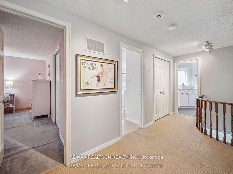 Photo 26 of 53 Peter Andrew Crescent, Vaughan, Brownridge — HOMEH