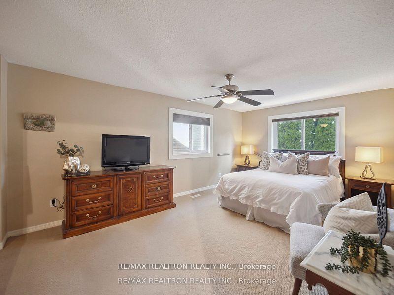 Photo 27 of 53 Peter Andrew Crescent, Vaughan, Brownridge — HOMEH