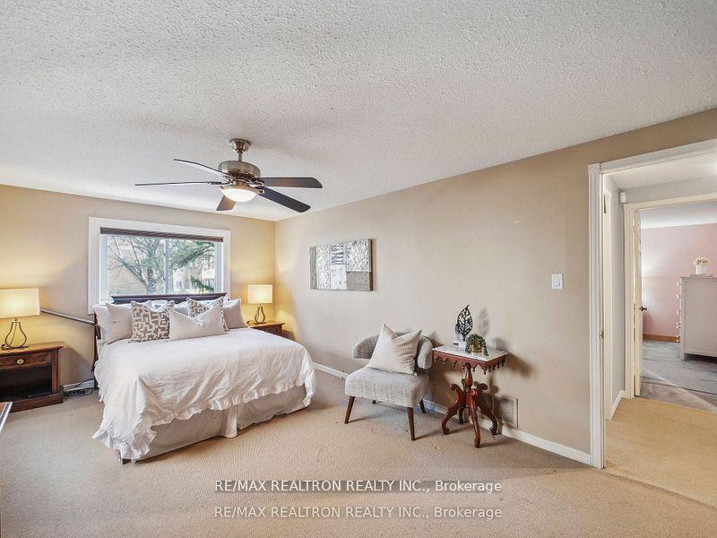 Photo 30 of 53 Peter Andrew Crescent, Vaughan, Brownridge — HOMEH