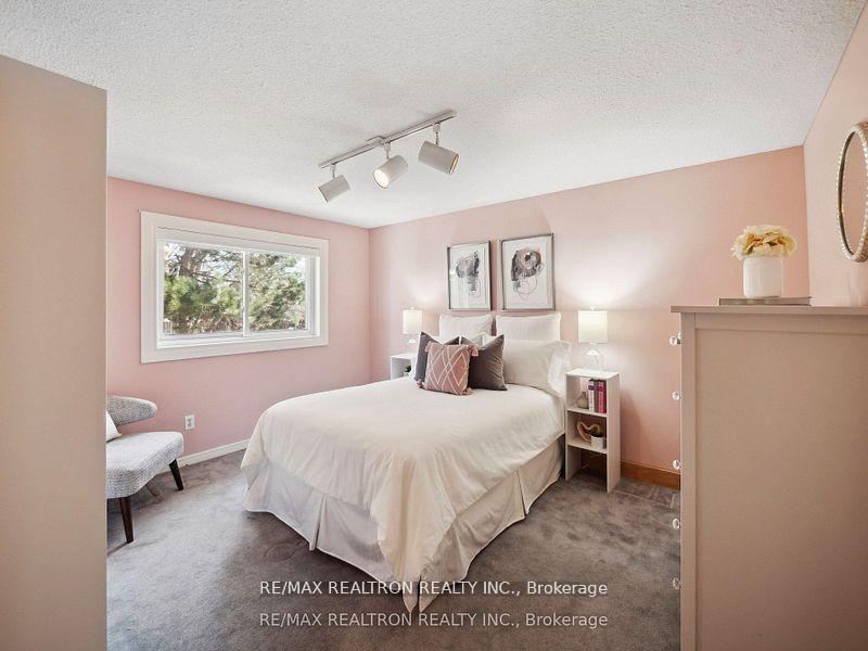 Photo 35 of 53 Peter Andrew Crescent, Vaughan, Brownridge — HOMEH