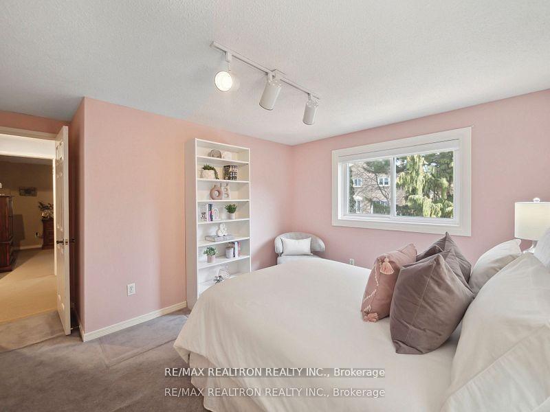 Photo 37 of 53 Peter Andrew Crescent, Vaughan, Brownridge — HOMEH