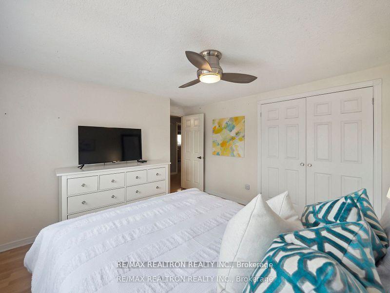 Photo 39 of 53 Peter Andrew Crescent, Vaughan, Brownridge — HOMEH