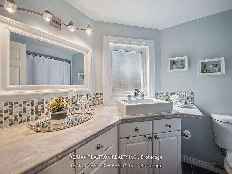 Photo 40 of 53 Peter Andrew Crescent, Vaughan, Brownridge — HOMEH