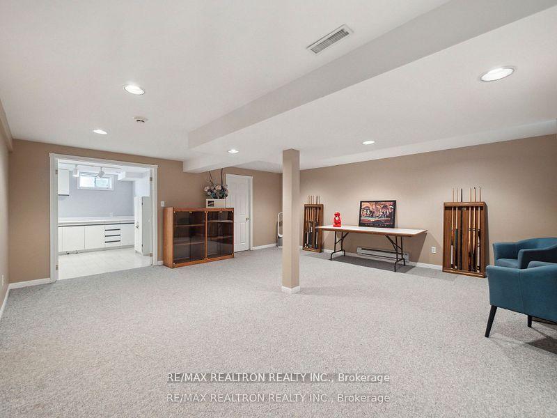 Photo 41 of 53 Peter Andrew Crescent, Vaughan, Brownridge — HOMEH