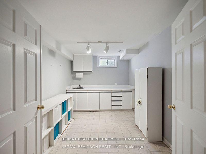Photo 44 of 53 Peter Andrew Crescent, Vaughan, Brownridge — HOMEH