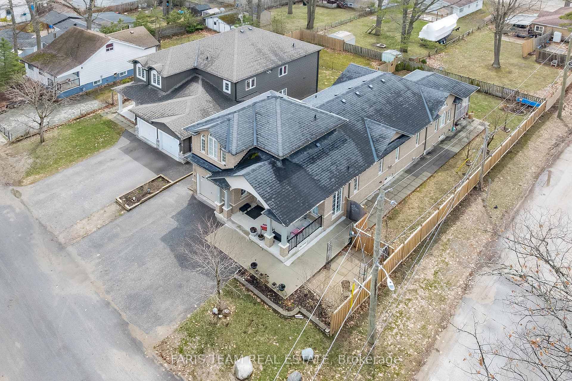 Photo 2 of 8 Elm Drive, Wasaga Beach — HOMEH