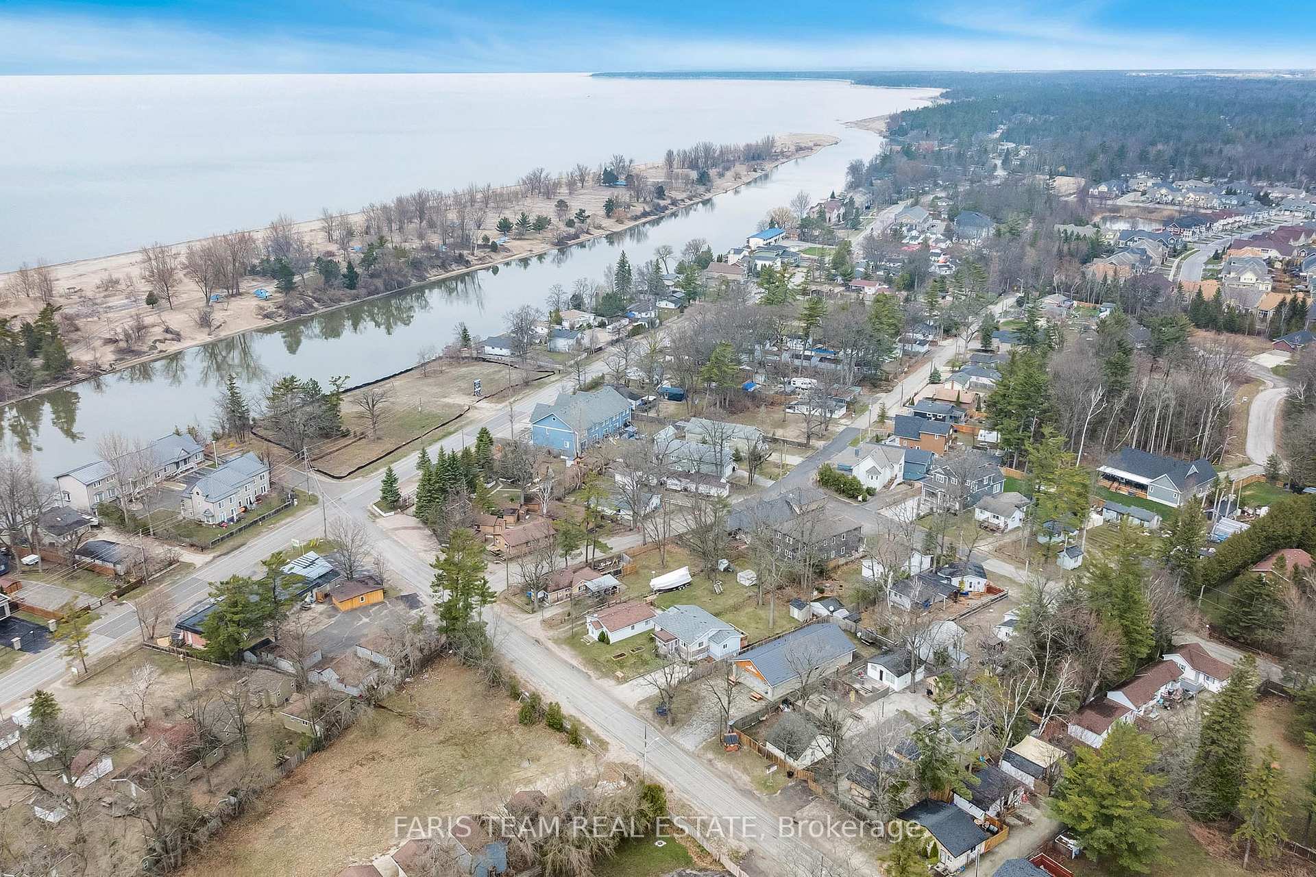 Photo 23 of 8 Elm Drive, Wasaga Beach — HOMEH