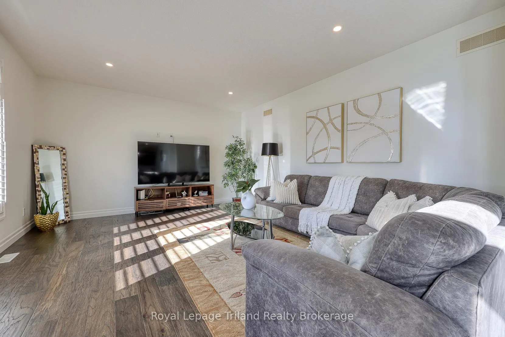 Photo 9 of 50 Thames Springs Crescent, Zorra, Thamesford — HOMEH