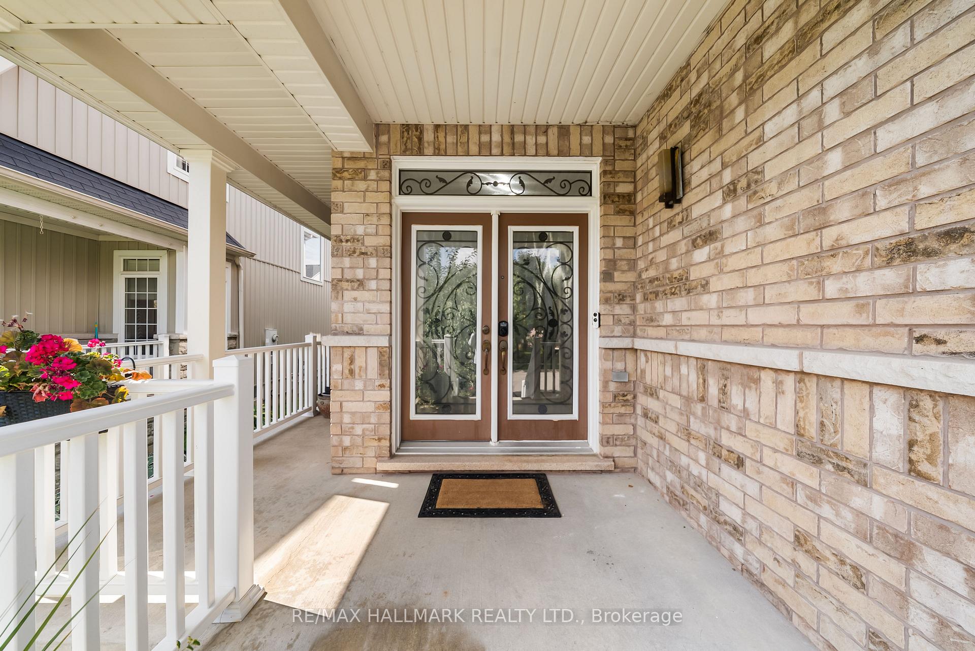 Photo 2 of 95 Rockland Crescent, Whitby, Brooklin — HOMEH