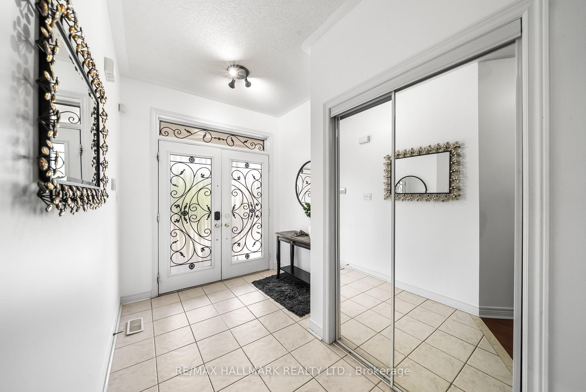Photo 3 of 95 Rockland Crescent, Whitby, Brooklin — HOMEH