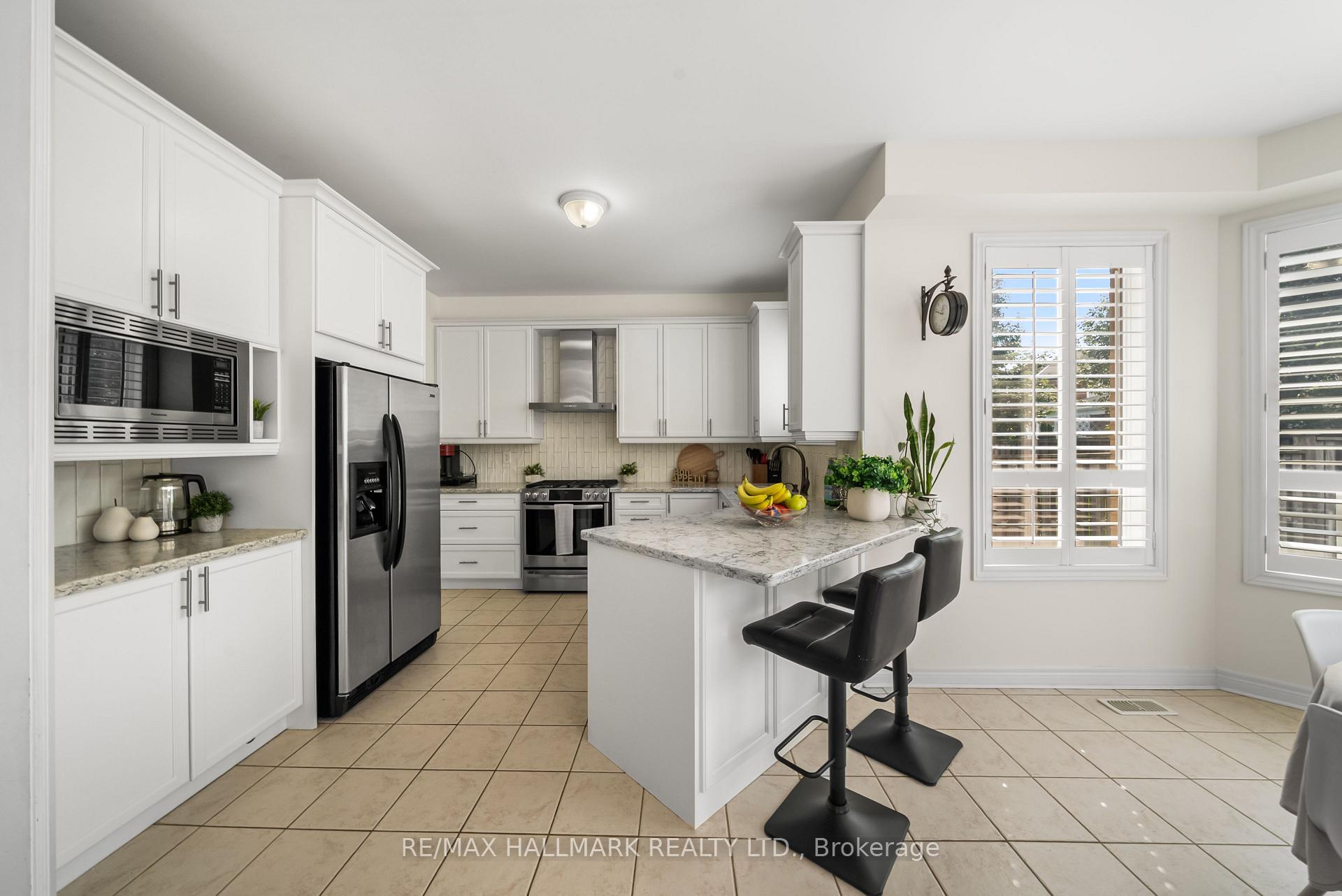 Photo 7 of 95 Rockland Crescent, Whitby, Brooklin — HOMEH