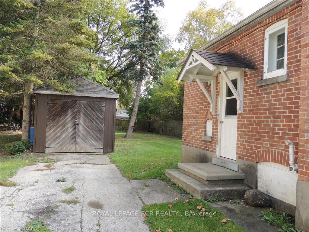 Photo 4 of 151 Countess Street N, West Grey — HOMEH