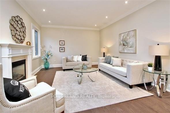 Photo 9 of 36 Nicklaus Drive, Aurora, Bayview Northeast — HOMEH