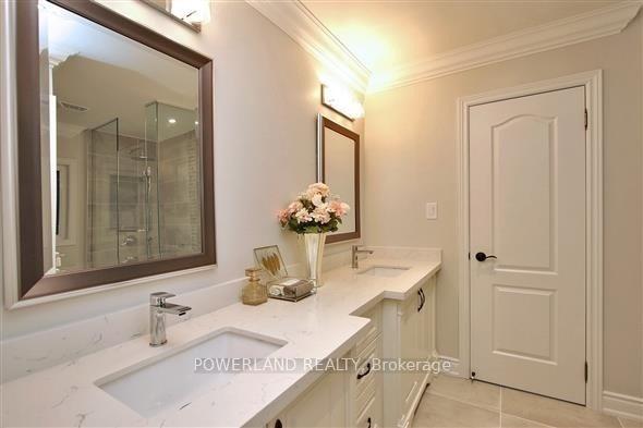 Photo 15 of 36 Nicklaus Drive, Aurora, Bayview Northeast — HOMEH