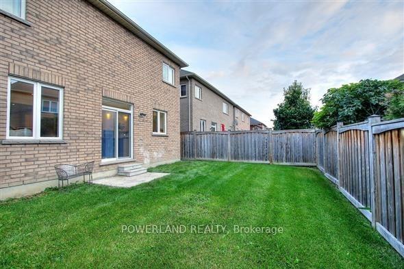 Photo 18 of 36 Nicklaus Drive, Aurora, Bayview Northeast — HOMEH