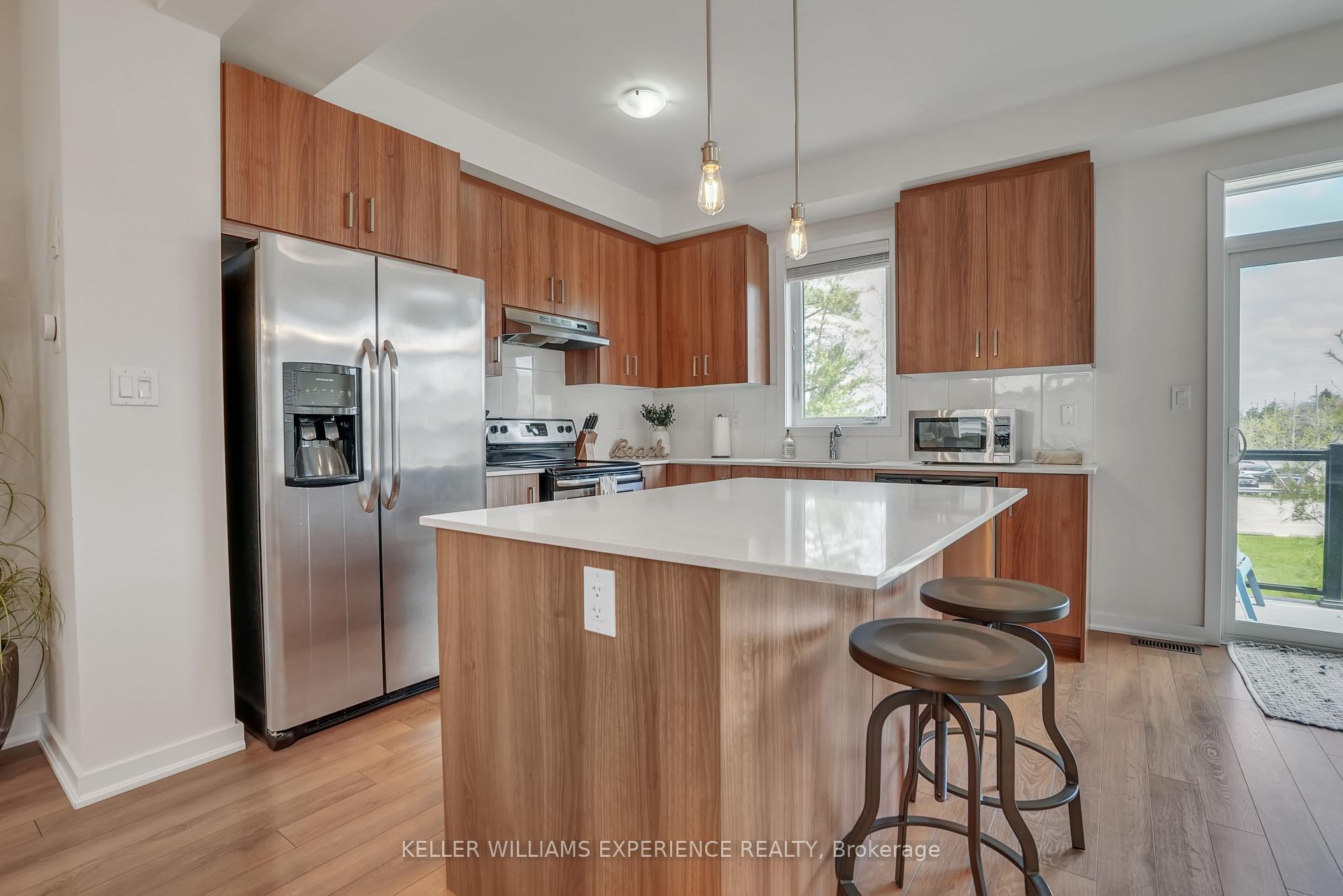 Photo 6 of 11 Bremont Way, Wasaga Beach — HOMEH