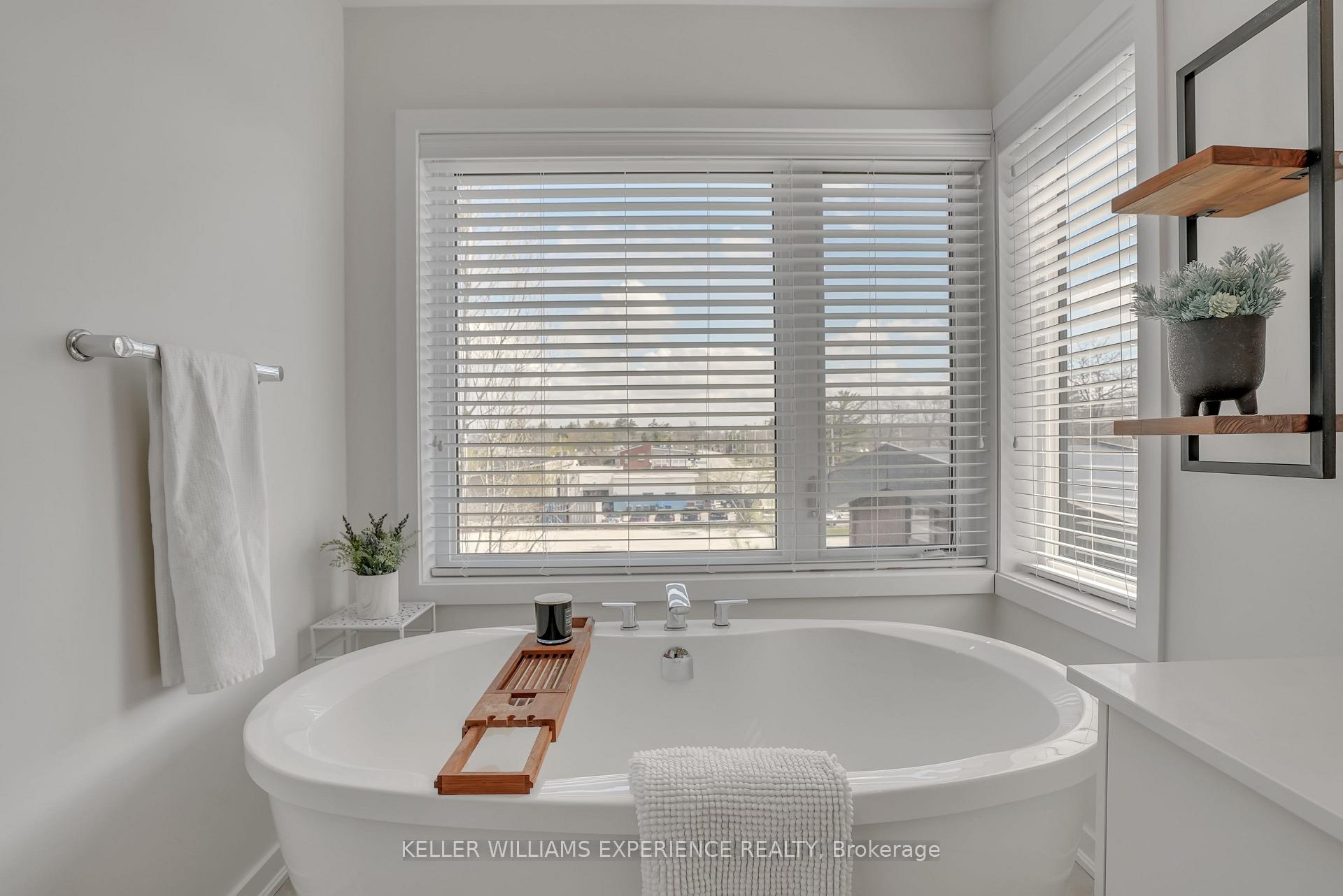 Photo 13 of 11 Bremont Way, Wasaga Beach — HOMEH