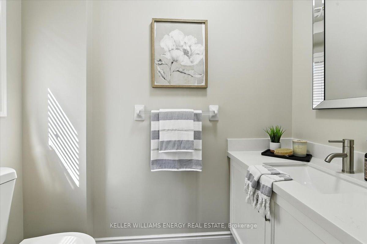 Photo 6 of 1762 Dufferin Street, Whitby, Port Whitby — HOMEH