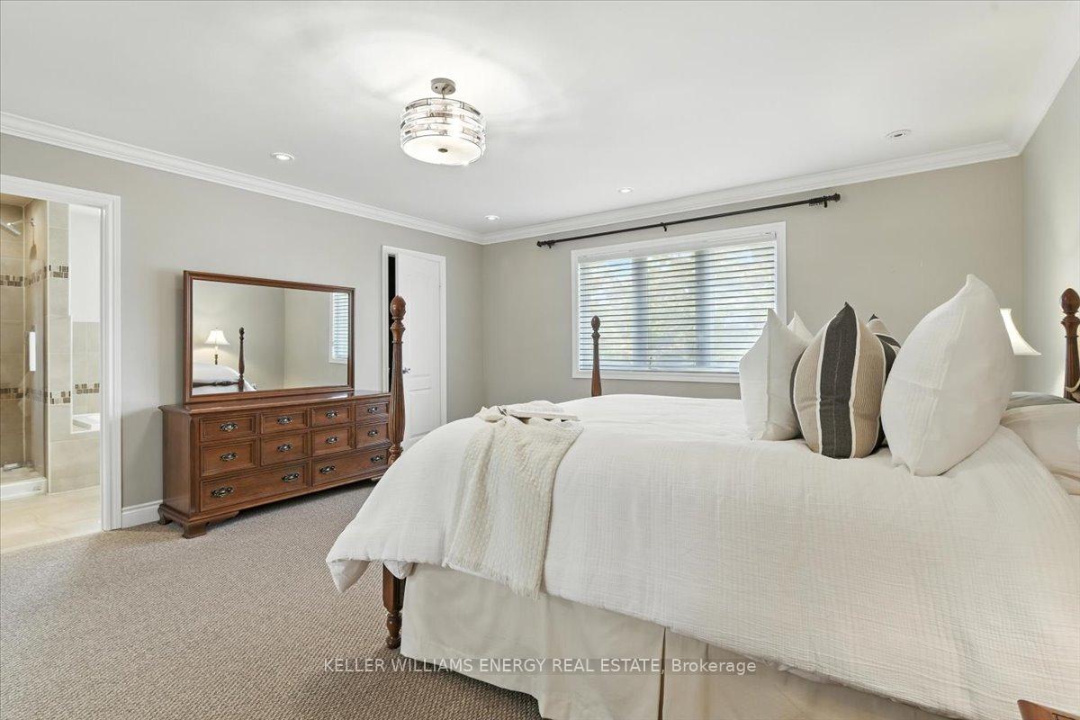 Photo 18 of 1762 Dufferin Street, Whitby, Port Whitby — HOMEH