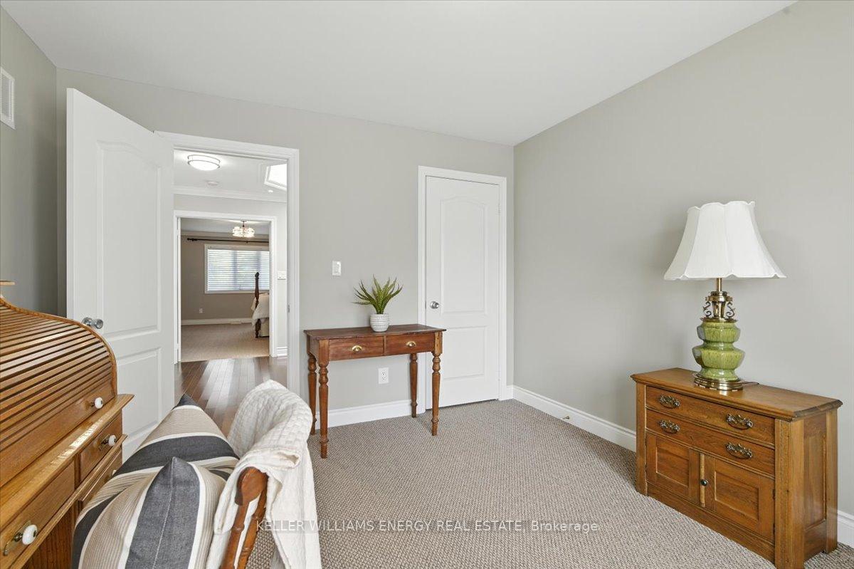 Photo 24 of 1762 Dufferin Street, Whitby, Port Whitby — HOMEH