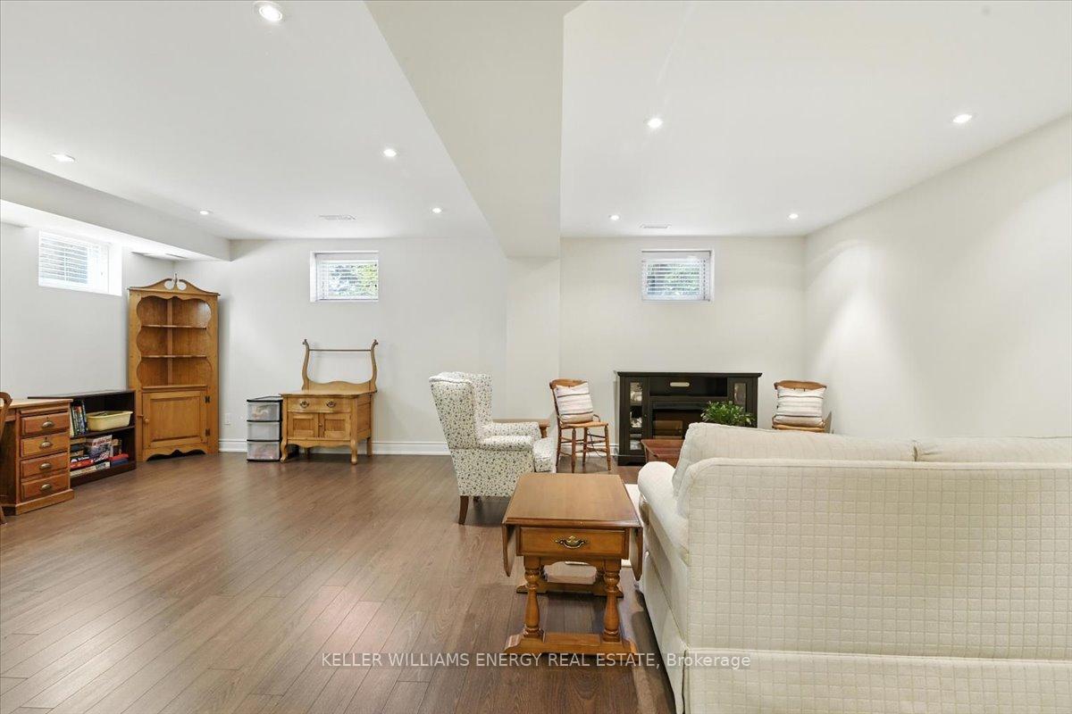 Photo 26 of 1762 Dufferin Street, Whitby, Port Whitby — HOMEH