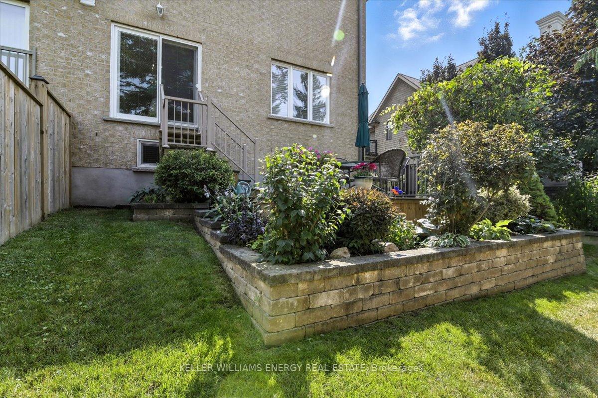 Photo 33 of 1762 Dufferin Street, Whitby, Port Whitby — HOMEH