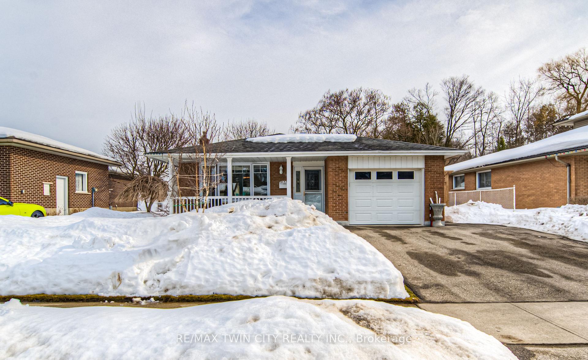 Photo 1 of 642 Glen Forrest Boulevard, Waterloo — HOMEH