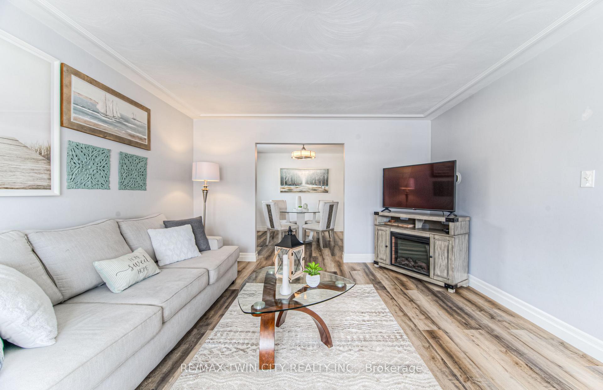 Photo 6 of 642 Glen Forrest Boulevard, Waterloo — HOMEH