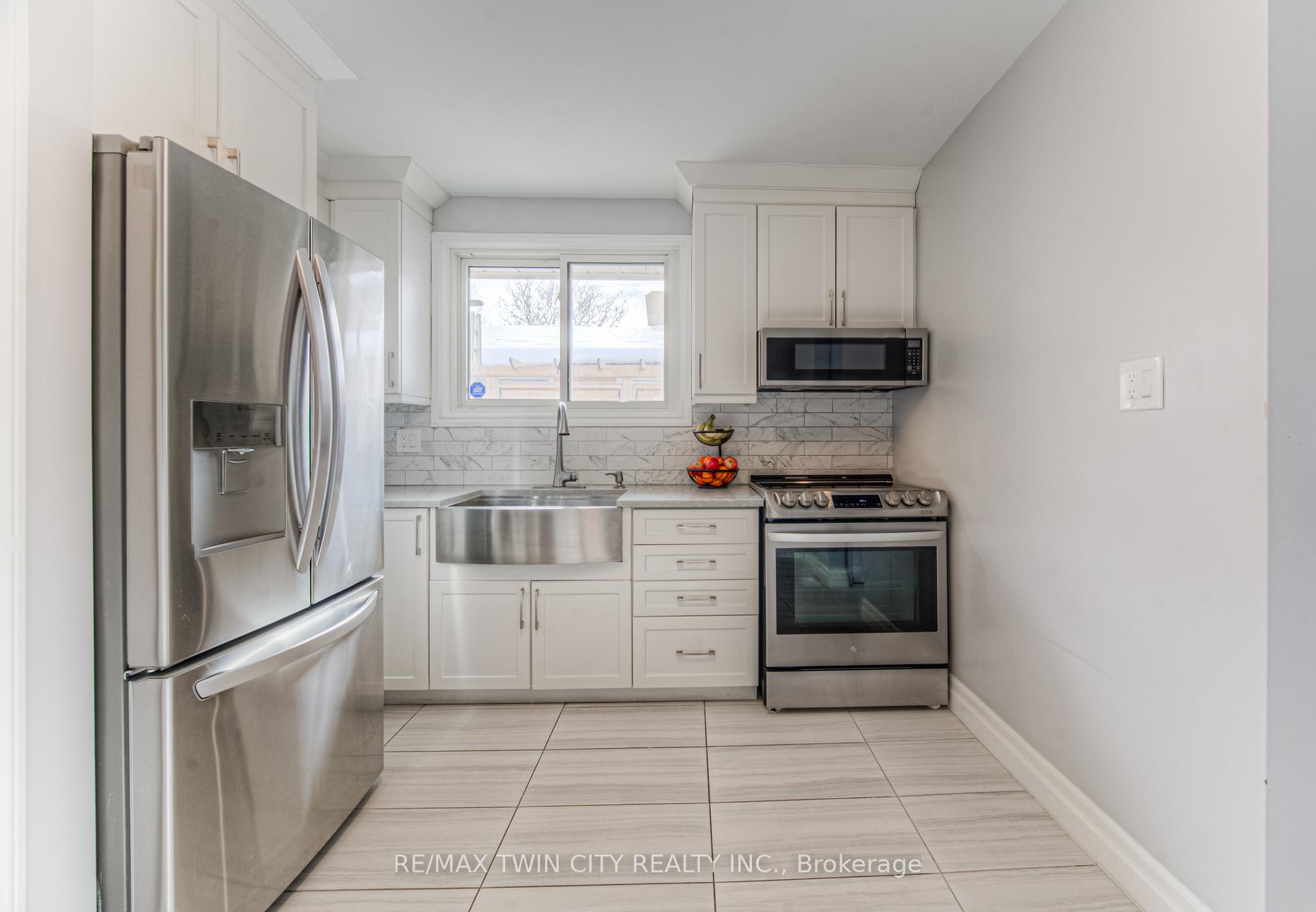 Photo 13 of 642 Glen Forrest Boulevard, Waterloo — HOMEH