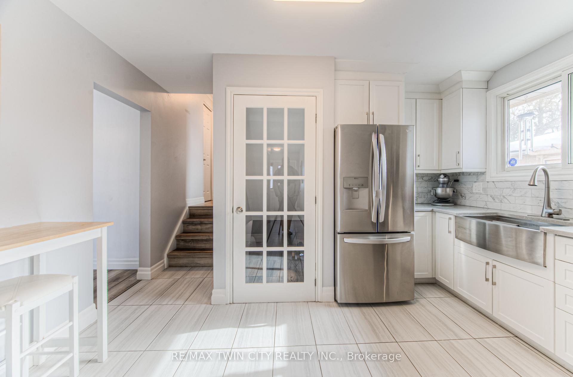 Photo 15 of 642 Glen Forrest Boulevard, Waterloo — HOMEH