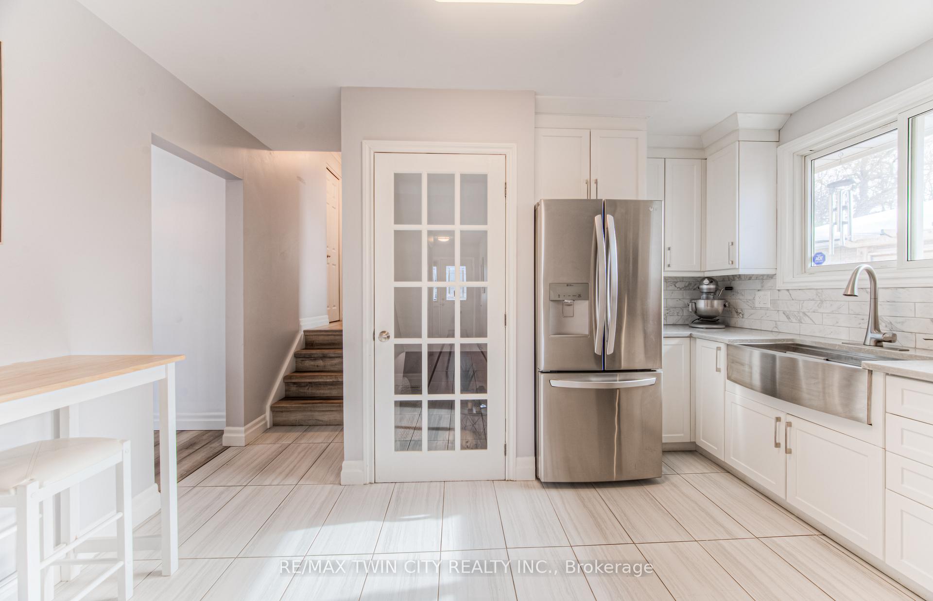 Photo 16 of 642 Glen Forrest Boulevard, Waterloo — HOMEH