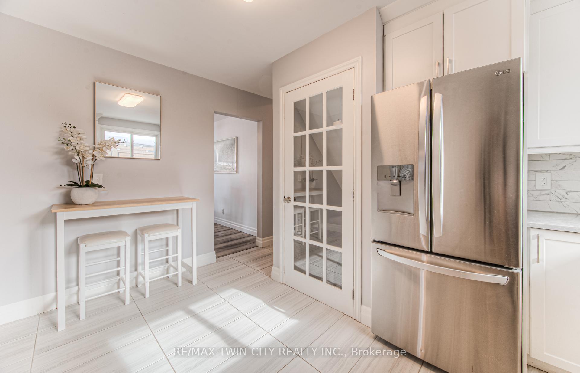 Photo 18 of 642 Glen Forrest Boulevard, Waterloo — HOMEH