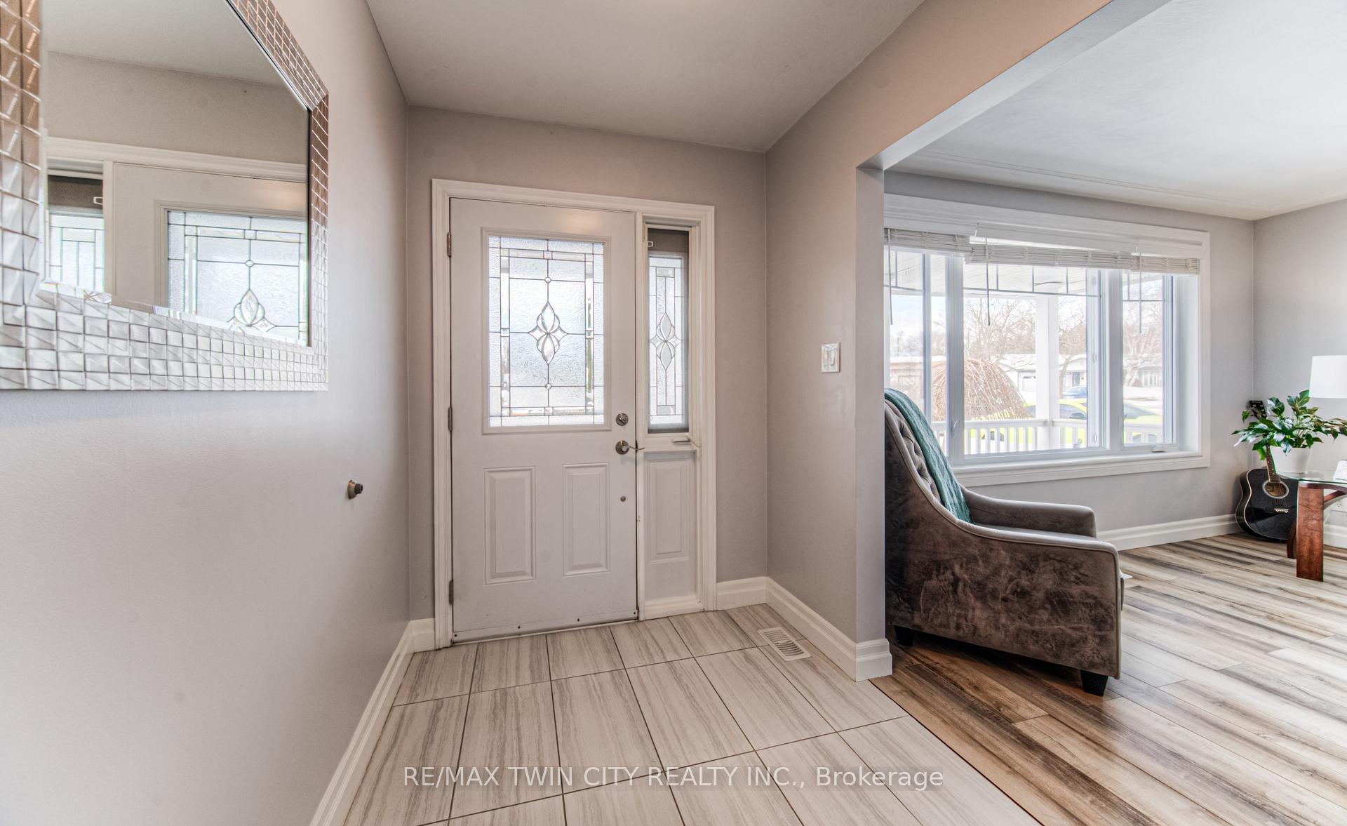 Photo 20 of 642 Glen Forrest Boulevard, Waterloo — HOMEH