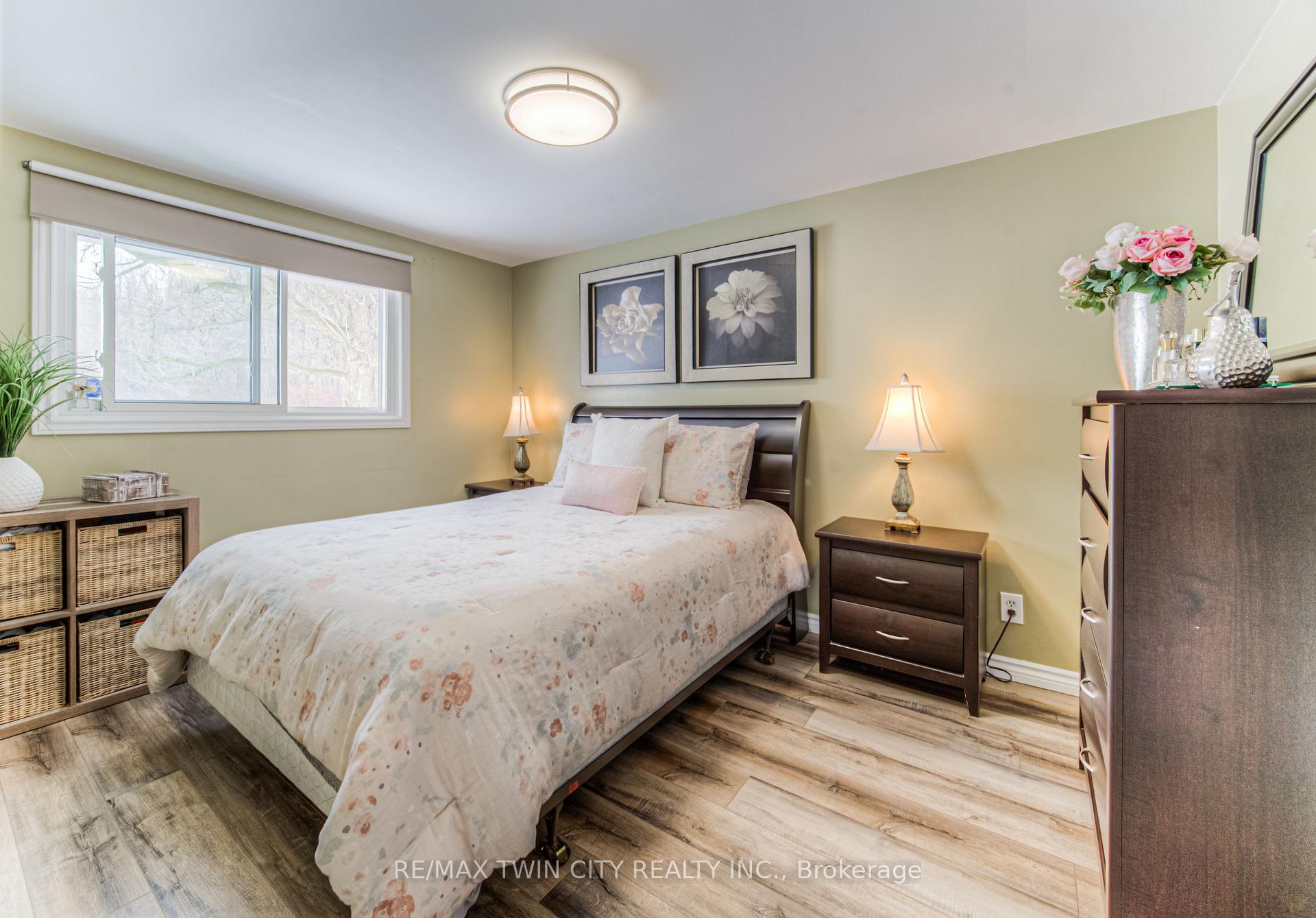 Photo 24 of 642 Glen Forrest Boulevard, Waterloo — HOMEH
