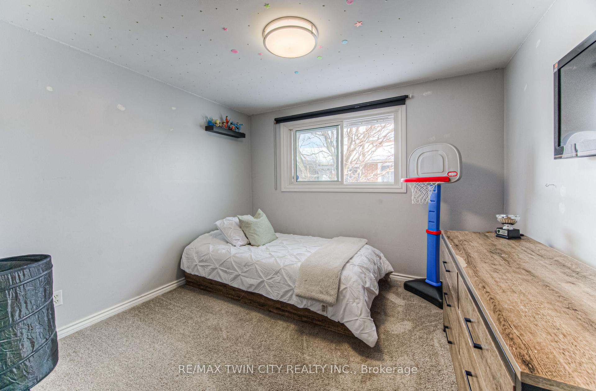 Photo 26 of 642 Glen Forrest Boulevard, Waterloo — HOMEH