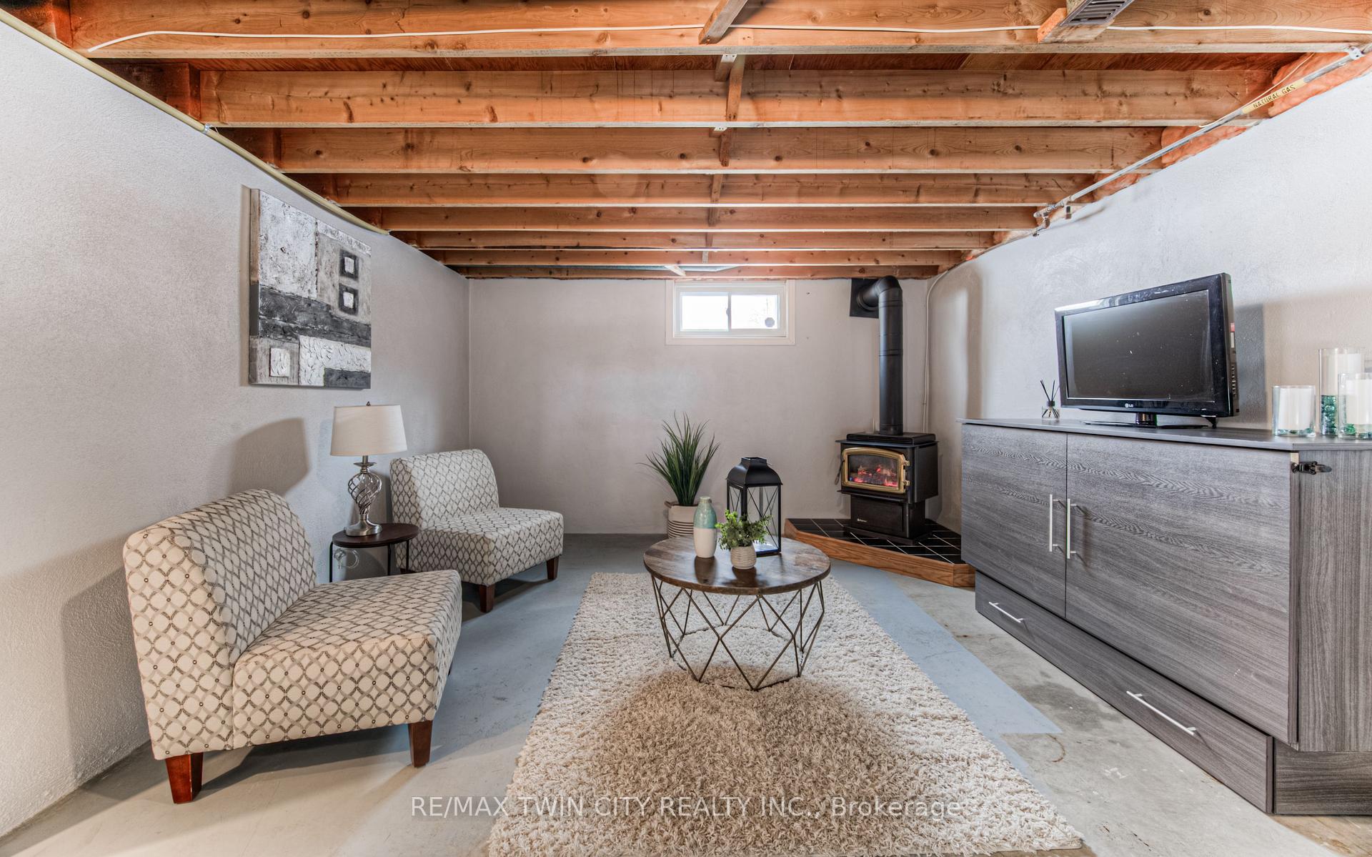 Photo 29 of 642 Glen Forrest Boulevard, Waterloo — HOMEH