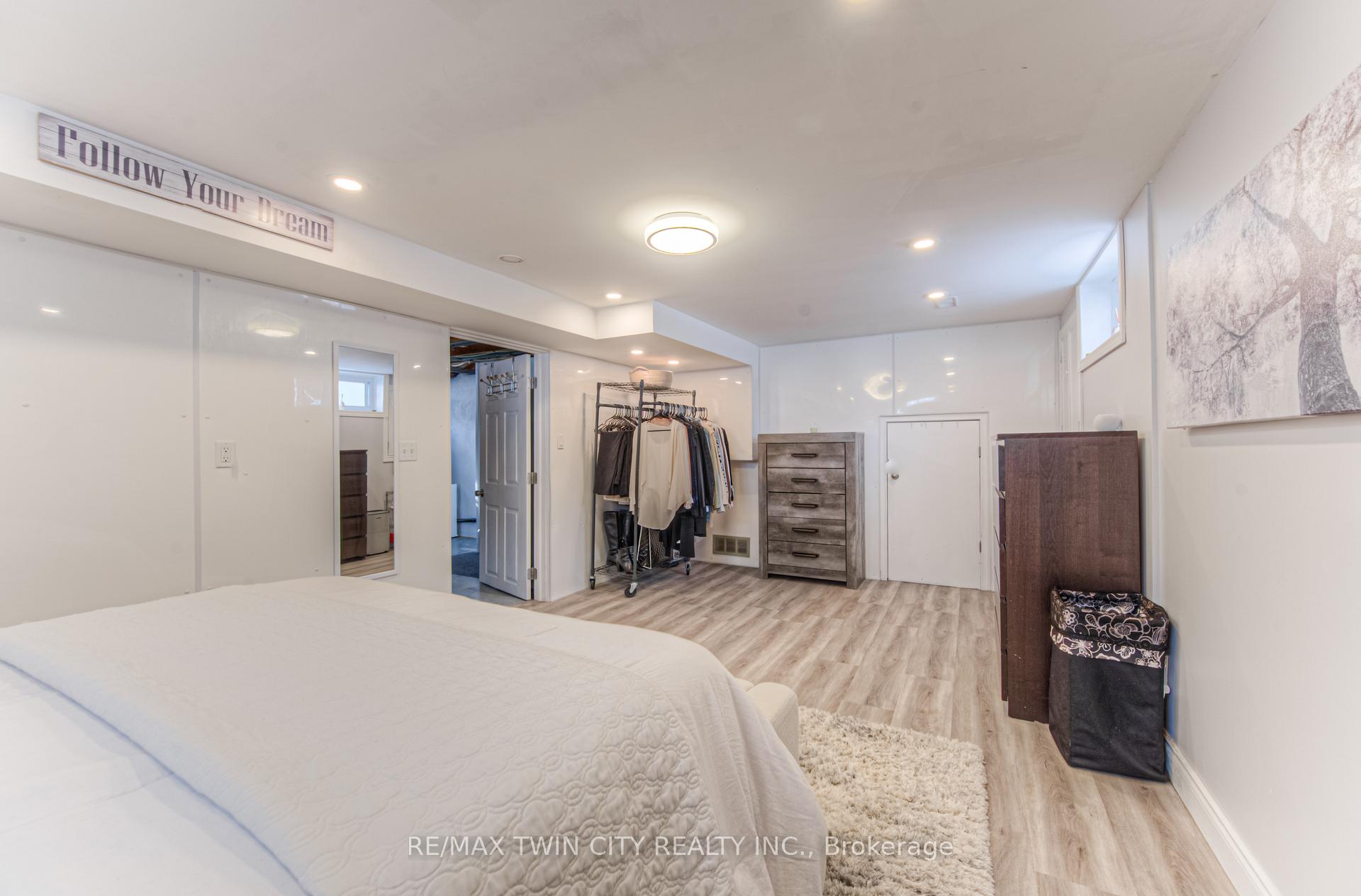 Photo 34 of 642 Glen Forrest Boulevard, Waterloo — HOMEH