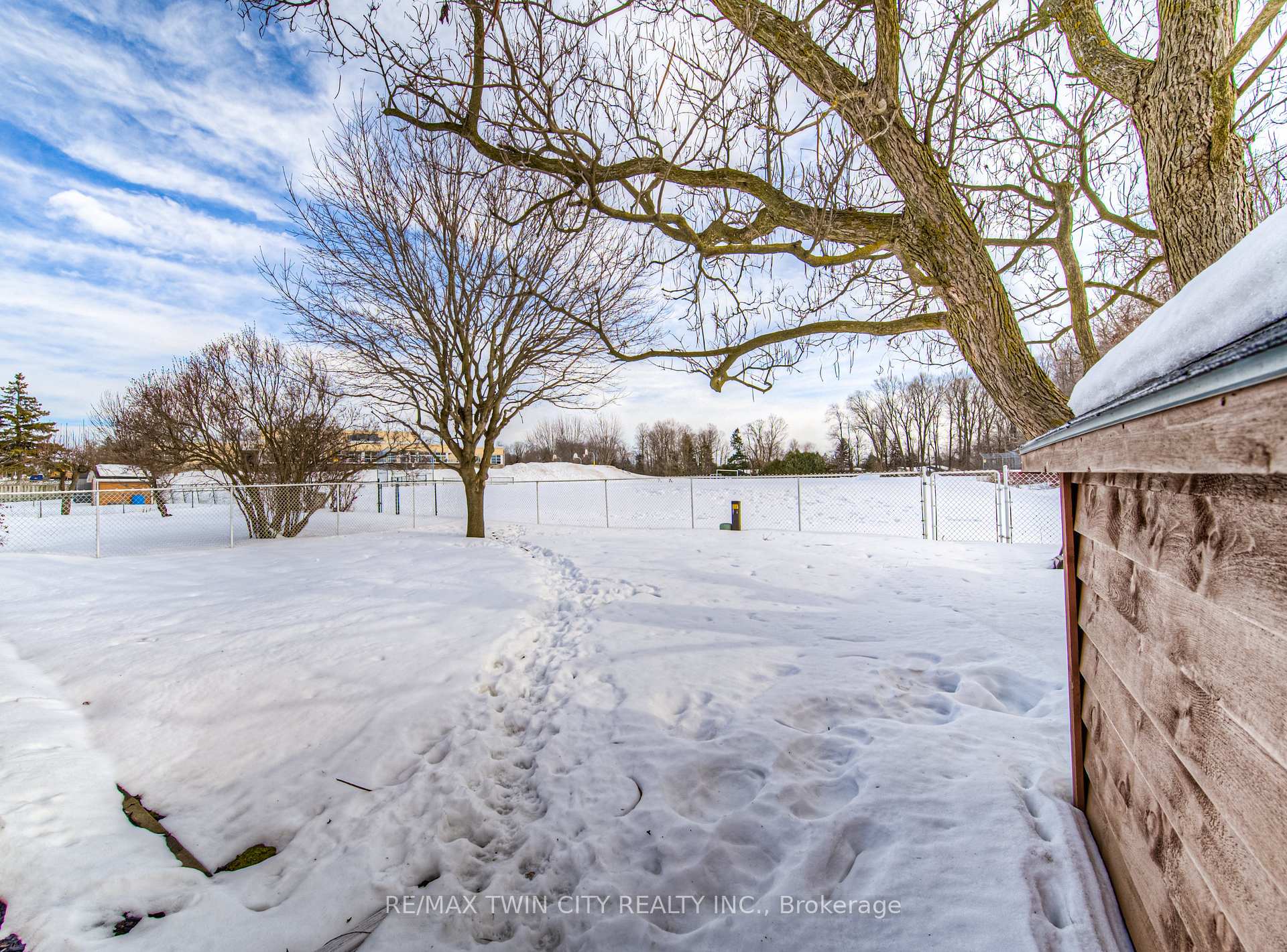 Photo 41 of 642 Glen Forrest Boulevard, Waterloo — HOMEH