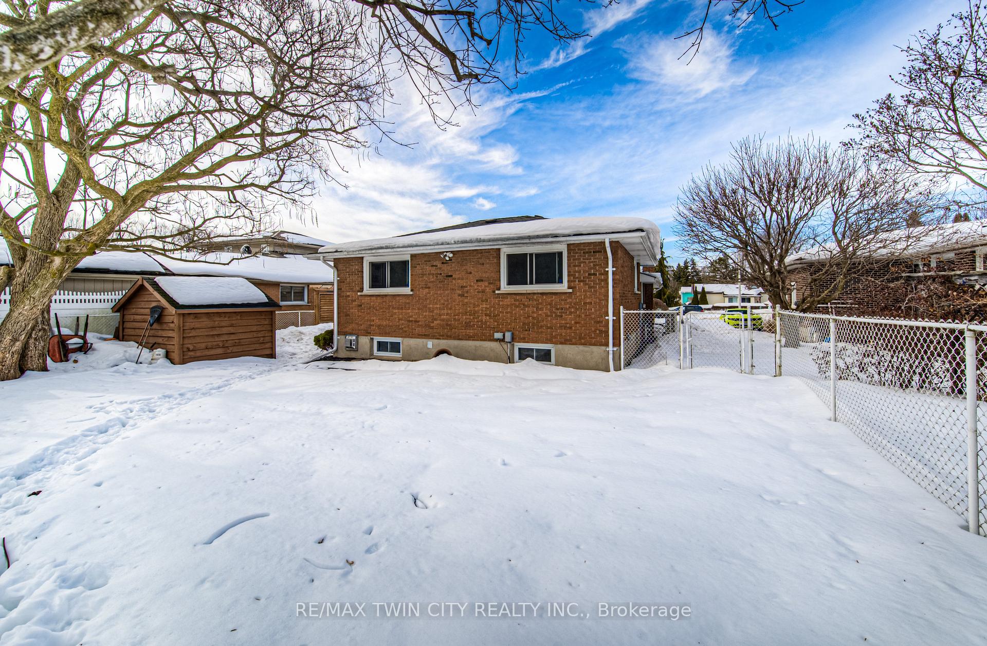 Photo 42 of 642 Glen Forrest Boulevard, Waterloo — HOMEH