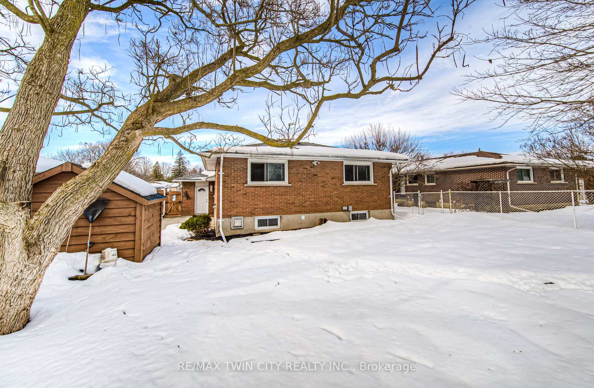 Photo 44 of 642 Glen Forrest Boulevard, Waterloo — HOMEH