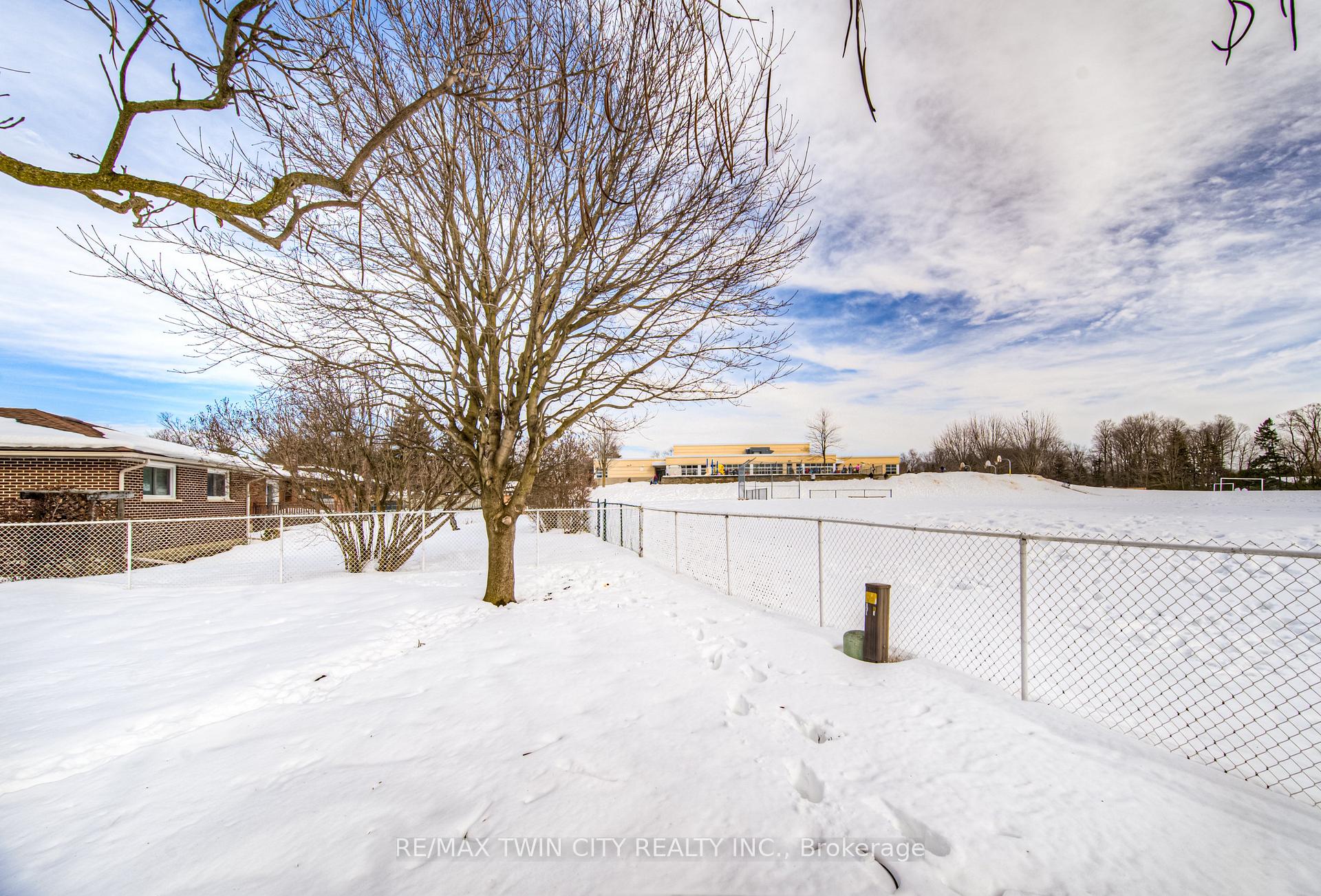 Photo 45 of 642 Glen Forrest Boulevard, Waterloo — HOMEH