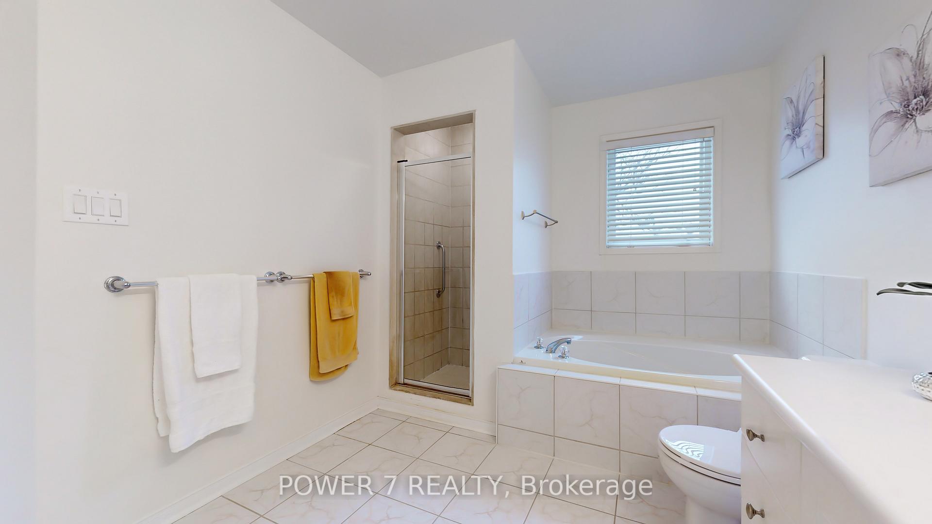 Photo 29 of 43 Queen's Plate Drive, Markham, Angus Glen — HOMEH