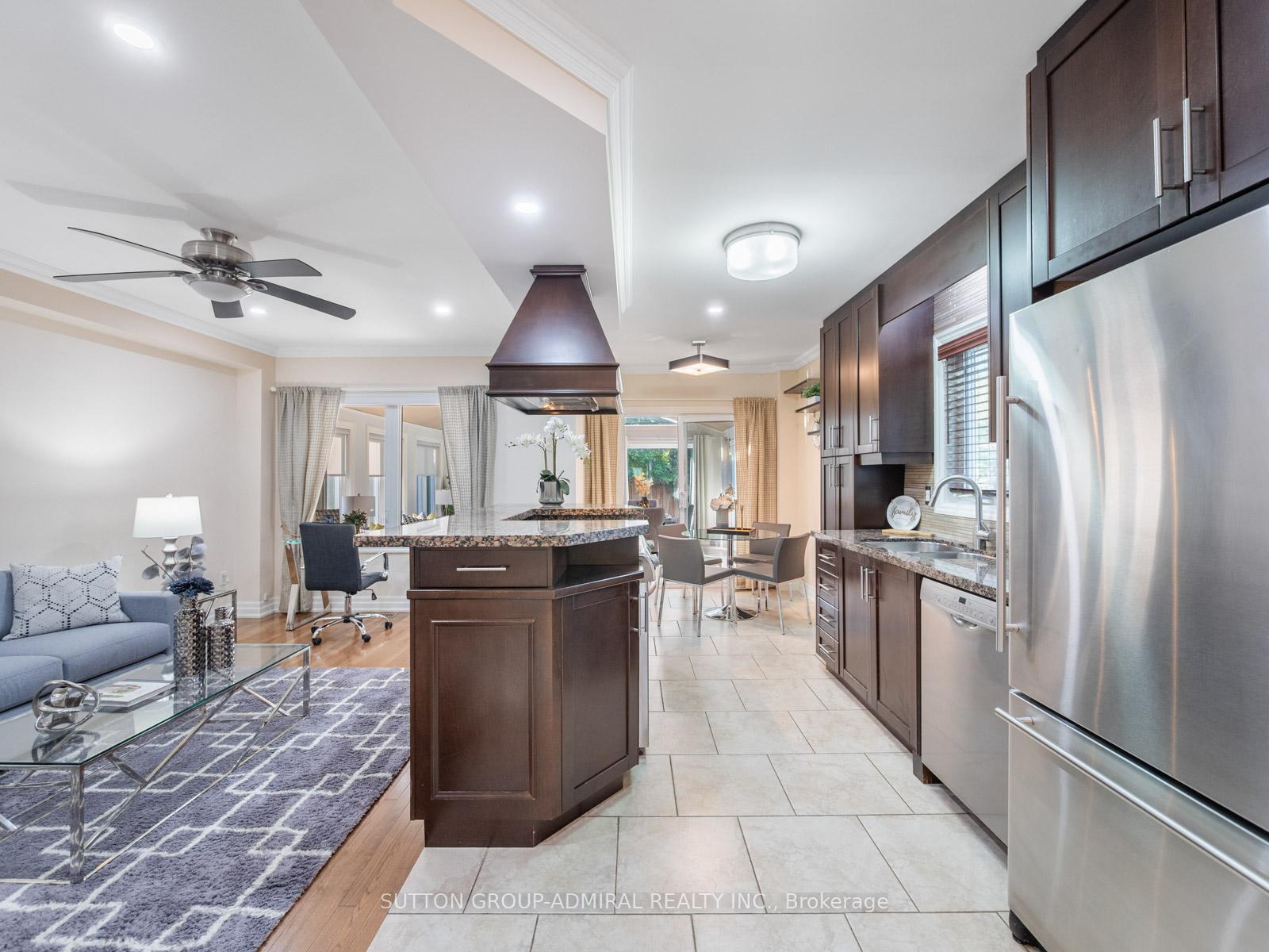 Photo 3 of 298 Sonoma Boulevard, Vaughan, Sonoma Heights — HOMEH
