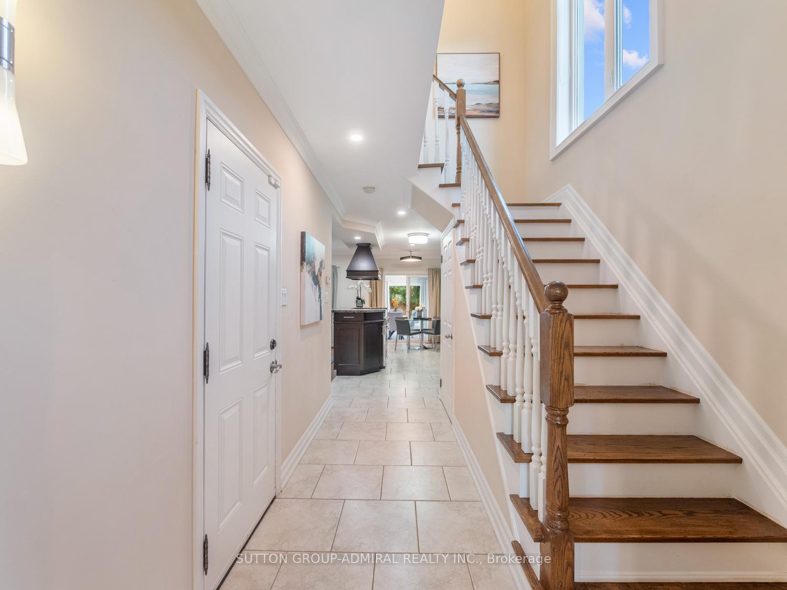Photo 4 of 298 Sonoma Boulevard, Vaughan, Sonoma Heights — HOMEH