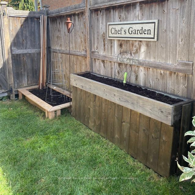 Photo 4 of 263 Canterbury Drive, Waterloo — HOMEH